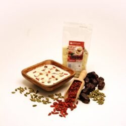 jáhlová kaše s goji, datlemi a kardamonem 50g