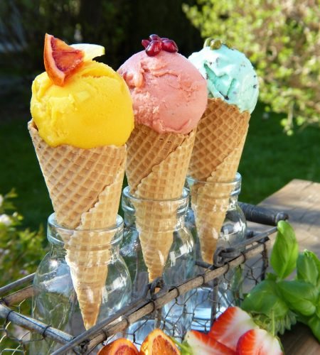 O nás ice cream, waffles, food, ice cream flavors, nature, outdoors, sun, fruit, strawberries, orange, basil, pistachios, pomegranate, mango, sugar, stevia, vegan, summer, spring, garden, vegetarian, fresh, healthy, enjoy, multicoloured, dessert, bio, fruit ice cream, vacations, vacation, family, diet, break, gluten free